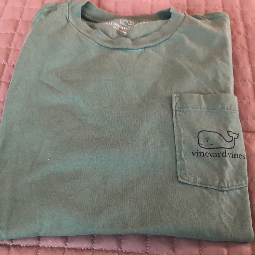 Boys Vineyard Vines t-shirt